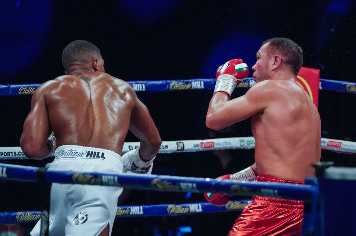 VIDEO + FOTO Anthony Joshua, KO devastator în meciul cu Kubrat Pulev! Cine l-a provocat imediat după: „A făcut pe el în direct la TV”