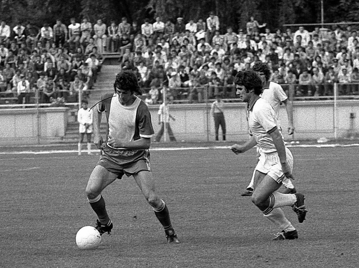 FOTO RETRO GSP 50 de ani de la singurul meci în care Cornel Dinu a fost rezervă la Dinamo