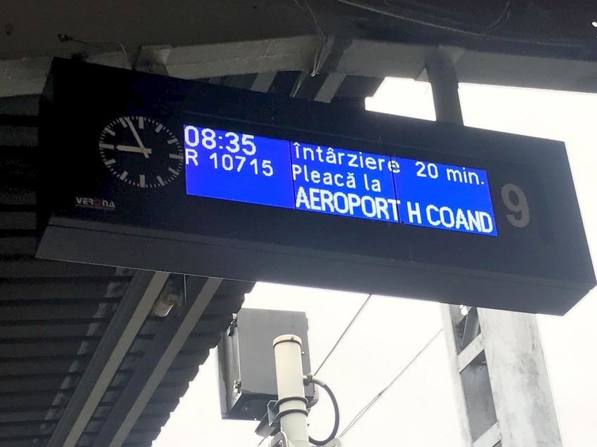Călătorii care așteptau trenul către aeroportul din Otopeni au fost înștiințați că există o întârziere de 20 de minute