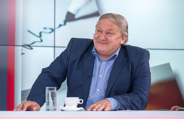 EXCLUSIV Dezvăluiri ale lui Dănuț Lupu: „Fumam două pachete pe zi, beam vin la Vox Maris și săream gardul din cantonament!”