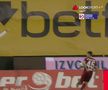 CFR CLUJ - FCSB. Edi Iordănescu, două schimbări în primele 8 minute! Pierdere importantă pentru campioană