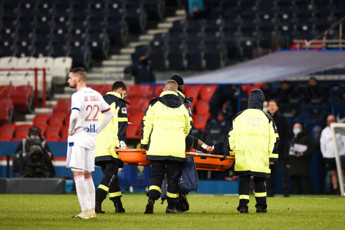 PSG - LYON 0-1. Neymar, accidentat în prelungirile partidei!