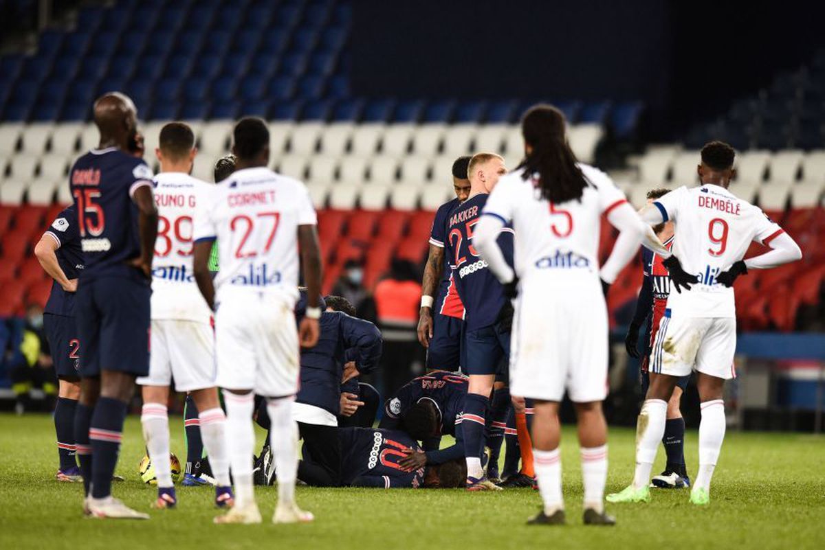 PSG - LYON 0-1. Neymar, în lacrimi pe targă! Accidentare în prelungirile derby-ului, după un fault dur