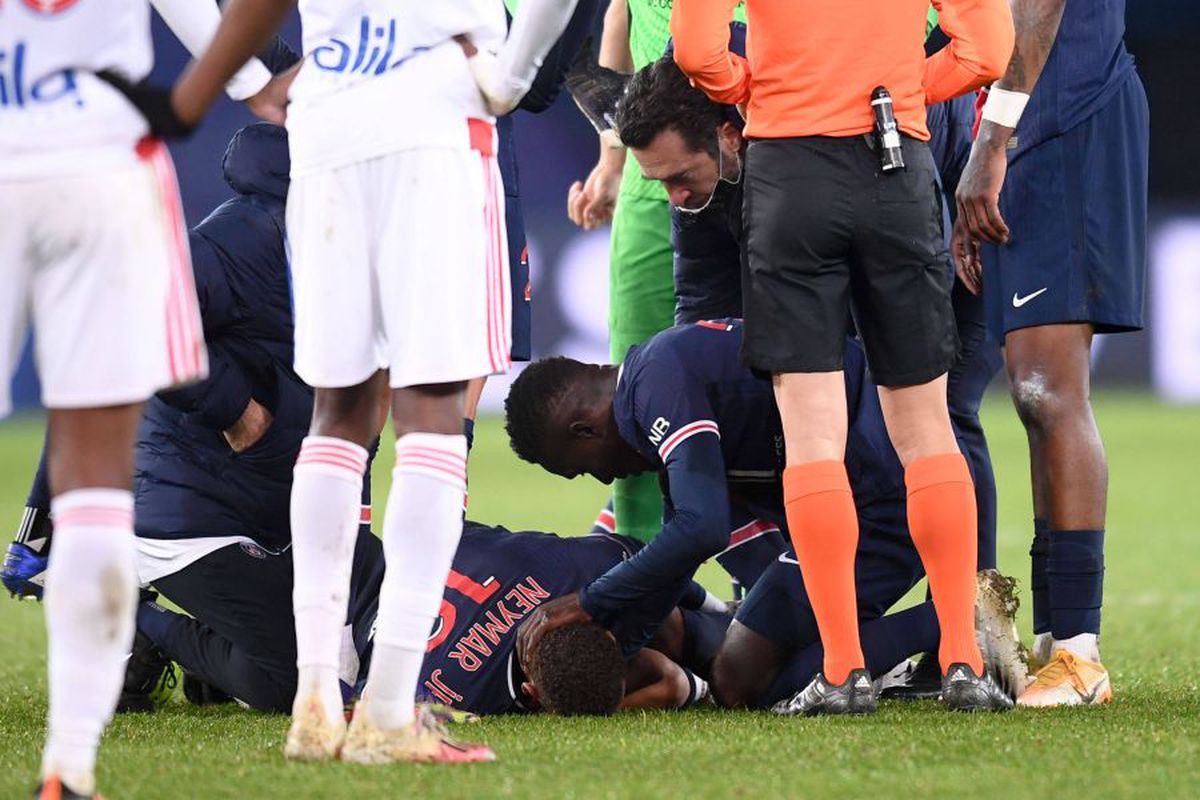 PSG - LYON 0-1. Neymar, accidentat în prelungirile partidei!