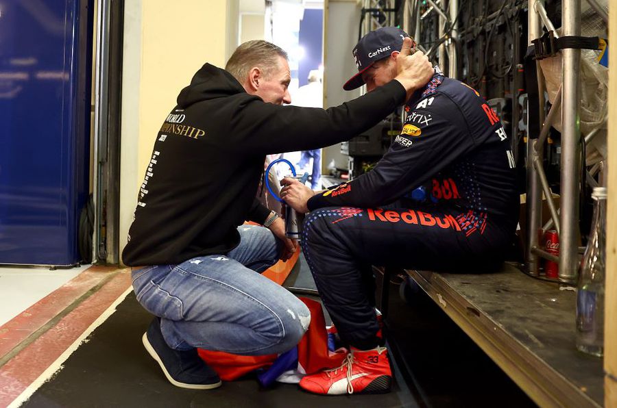 Max Verstappen: „Am obținut totul, ce va mai veni e un bonus” » Povestea noului campion mondial a început la 4 ani, când a ajuns cu bicicleta într-un zid