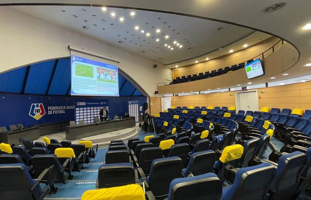 Ce nu s-a văzut la conferința lui Vassaras » Detaliile remarcate de reporterul GSP