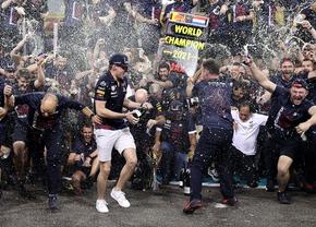 Max Verstappen: „Am obținut totul, ce va mai veni e un bonus” >> Povestea noului campion mondial a început la 4 ani, când a ajuns cu bicicleta într-un zid