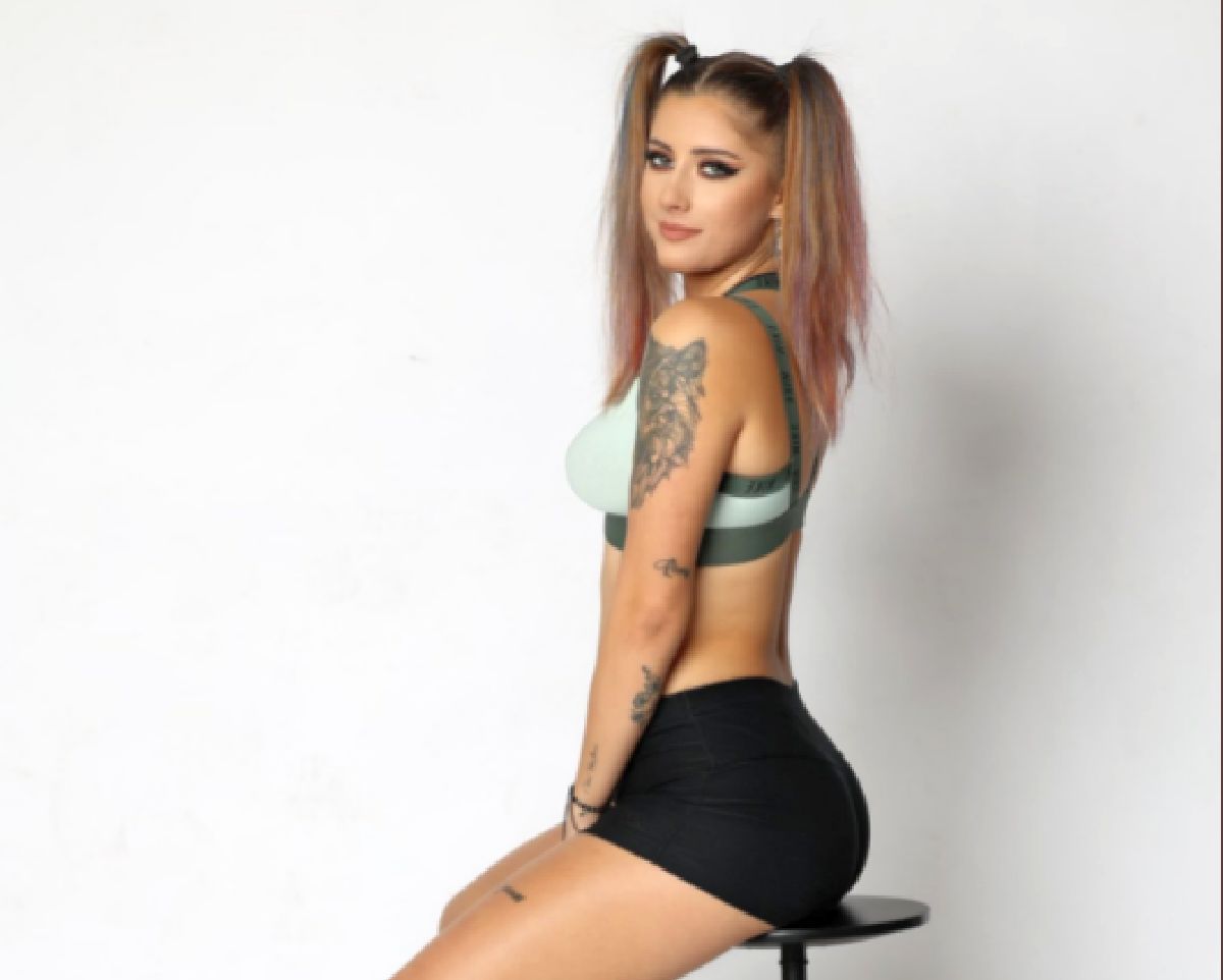 Andreea Prisăcariu a făcut senzație după turneul de la Iași: „Frumusețea este total irelevantă. Important e să șochezi”