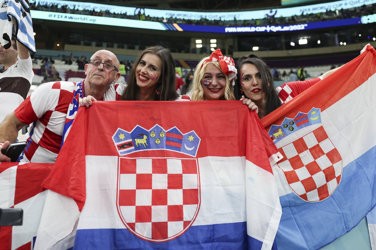 Ivana Knoll și-a găsit partener pentru semifinala Argentina - Croația! Cu cine a fost surprinsă în tribune