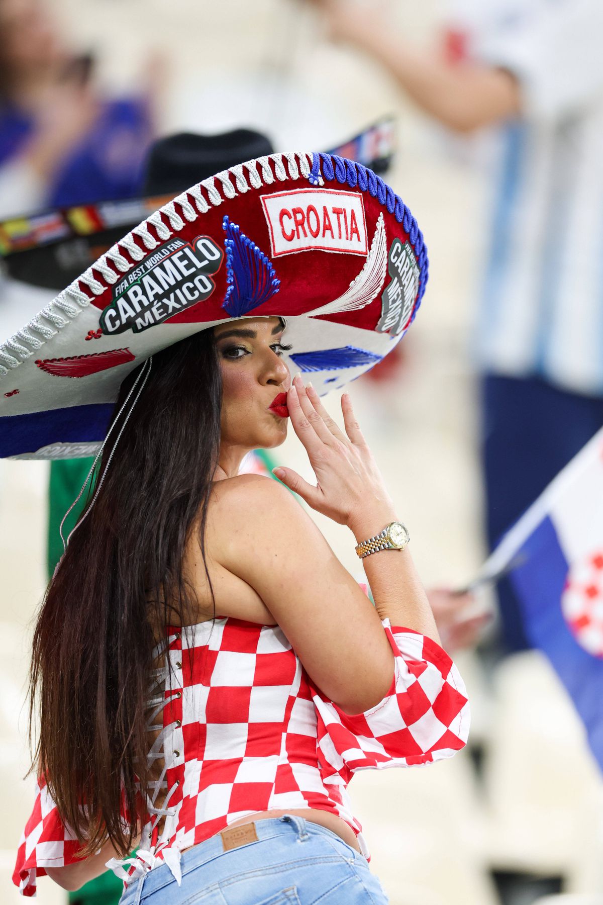 Ivana Knoll și-a găsit partener pentru semifinala Argentina - Croația! Cu cine a fost surprinsă în tribune