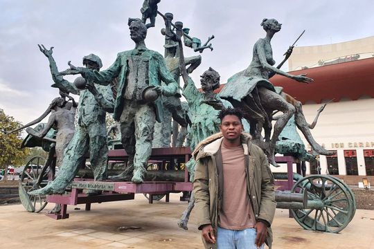 Laz Teldiane este unul dintre africanii sosiți în România și care, liberi de contract, caută să-și găsească un angajament în fotbalul de aici