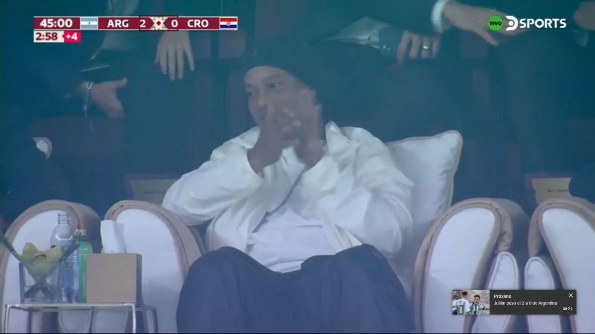 FOTO Ronaldinho aplaudând Argentina