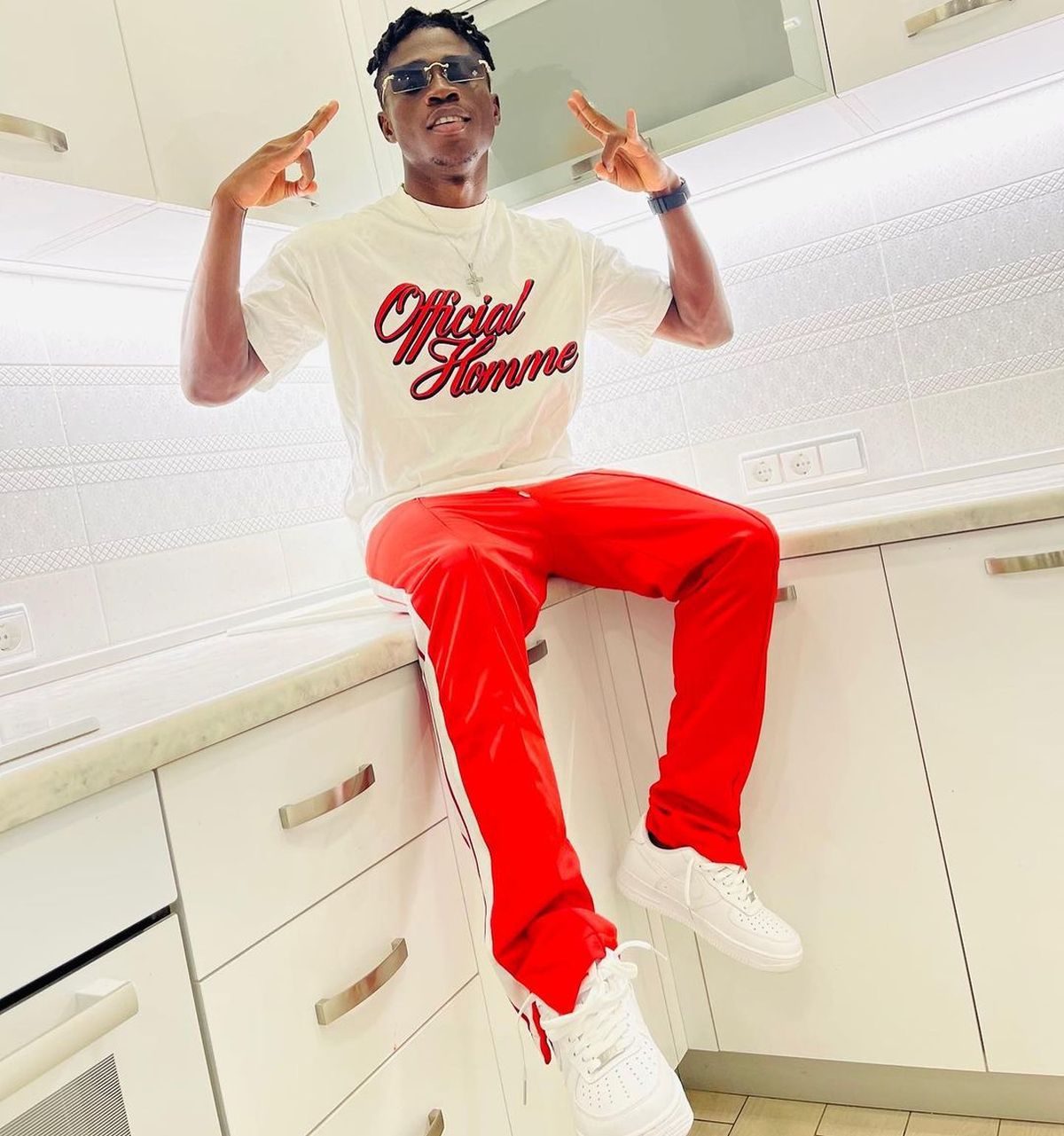 Cine e noul fotbalist de la FCSB » 10 informații despre jucătorul cu care Becali a bătut palma