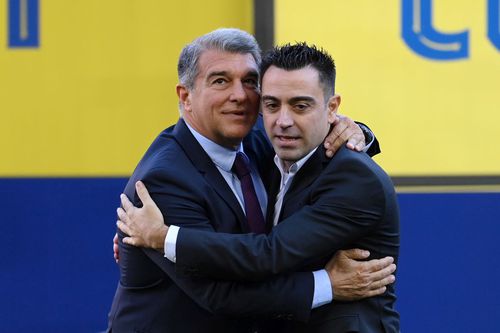 Antrenorul Xavi și Joan Laporta, președintele Barcelonei Foto: Guliver/GettyImages