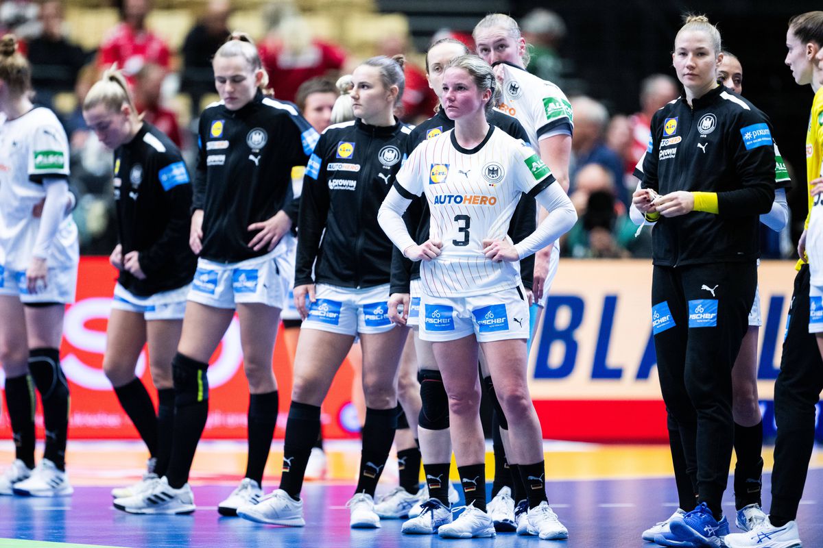 Naționala care a eliminat România de la CM de handbal, demolată în sferturile de finală » Doar 6 goluri marcate în prima repriză