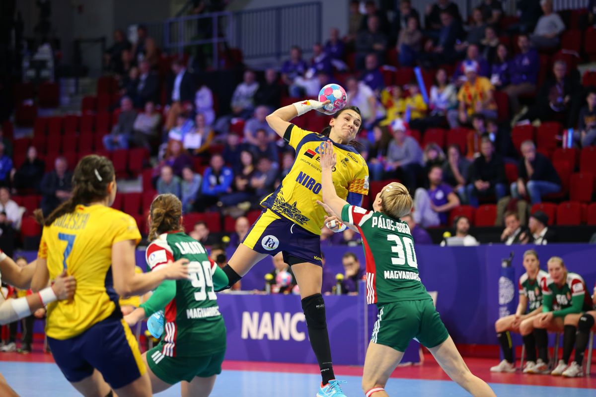 Cristina Neagu - carieră