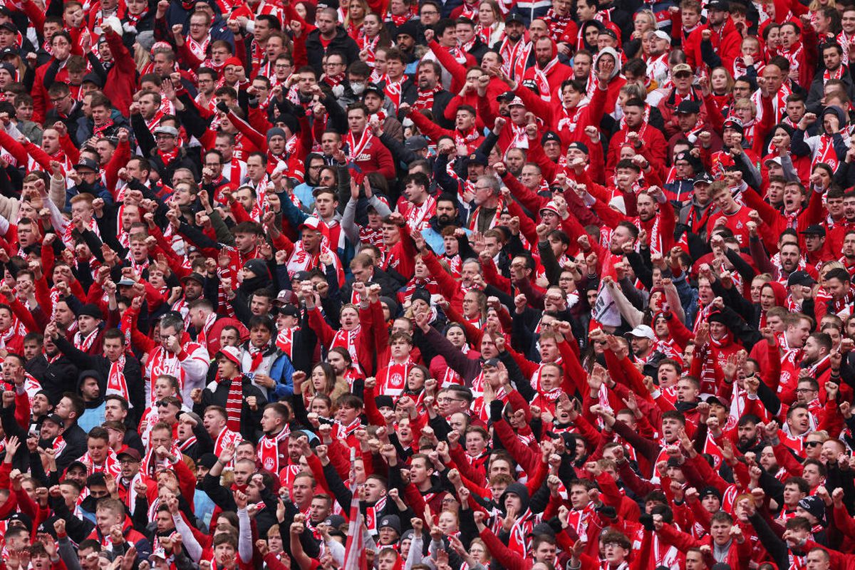 Amendă-record pentru spectacolul pirotehnic de la Koln - Monchengladbach