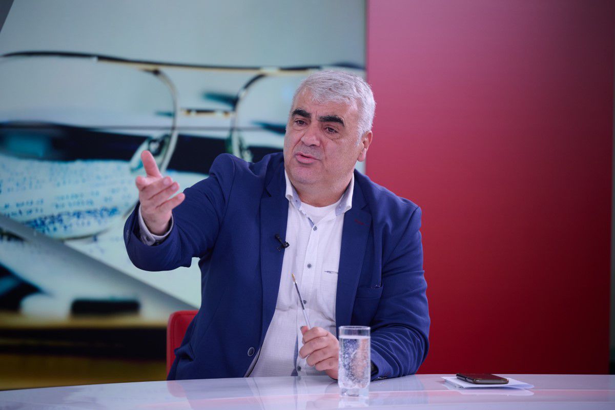 Detalii din interiorul vestiarului de la FCSB: „Șapte jucători își au locul stabilit!” + „Charalambous a venit să-și facă publicitate”