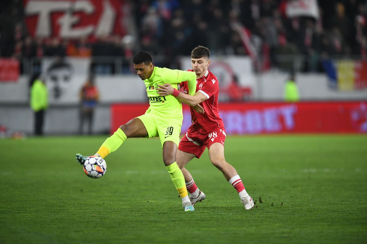 Suporterii lui Dinamo au o nouă scandare favorită! Imaginile geniale surprinse de GSP, imediat după victoria cu Poli Iași