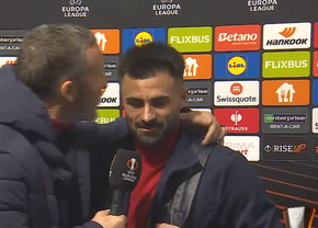 „Uite-l, mă, uite-l!” » MM Stoica l-a pupat pe fotbalist în fața camerelor TV și l-a luat la întrebări: „În ce an ai jucat în Germania?”