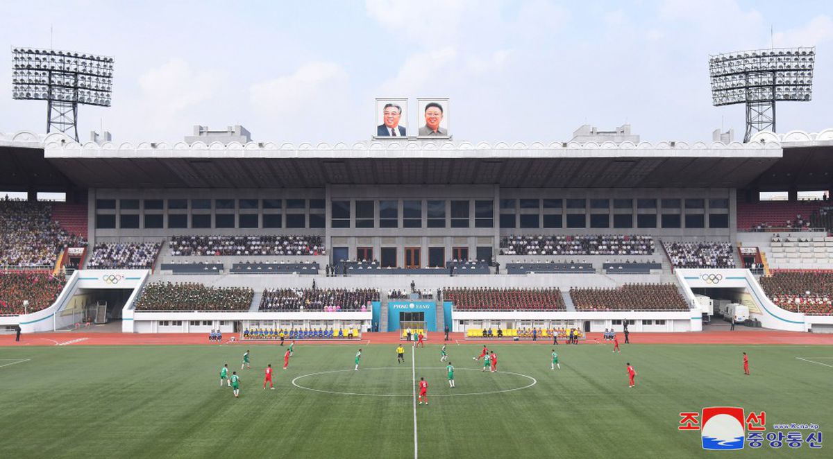 Imagini de la meciul aniversar de fotbal din Coreea de Nord / FOTO: www.kcna.kp