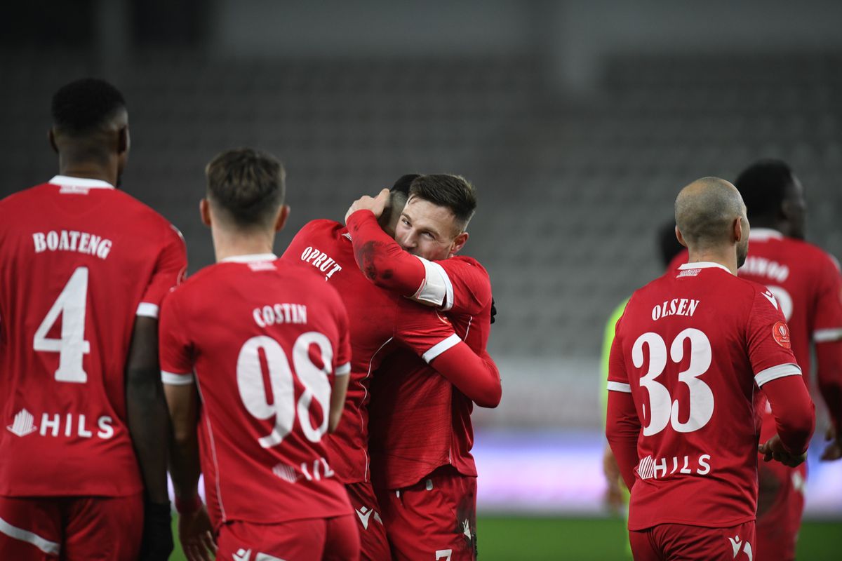 Suporterii lui Dinamo au o nouă scandare favorită! Imaginile geniale surprinse de GSP, imediat după victoria cu Poli Iași