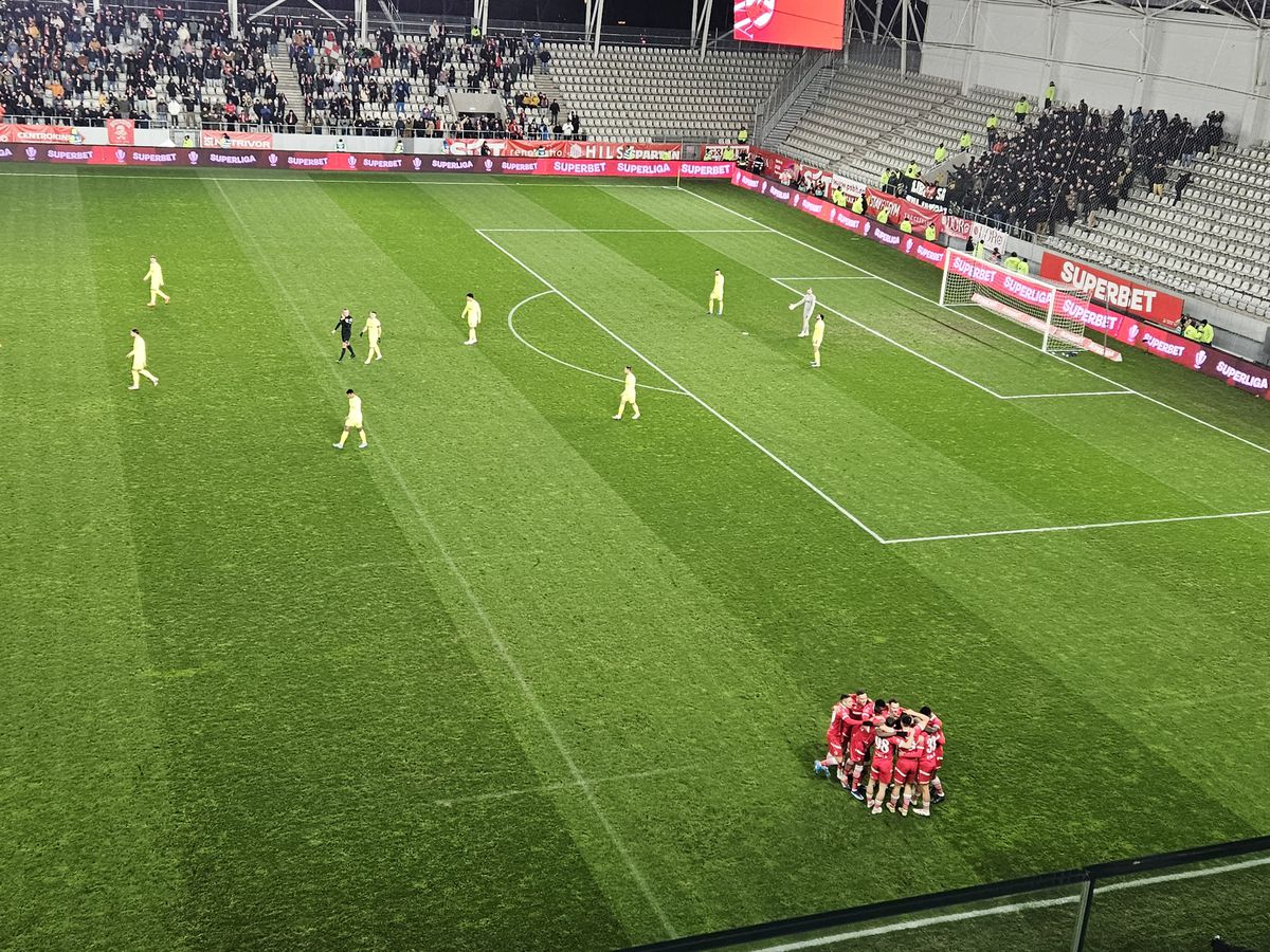 Suporterii lui Dinamo au o nouă scandare favorită! Imaginile geniale surprinse de GSP, imediat după victoria cu Poli Iași