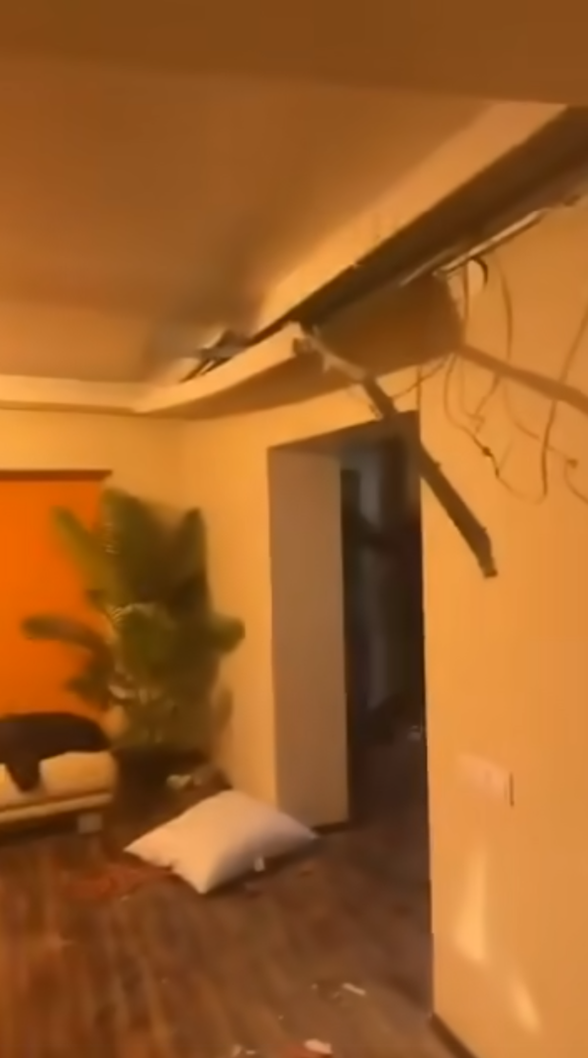 Fanii lui Feyenoord au distrus un apartament din București