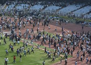 Haos la vizita lui Messi în India! » Revoltă generală în stadion, au distrus totul în cale