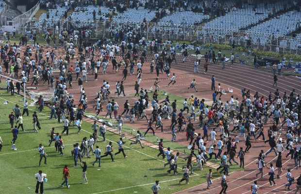 Haos la vizita lui Messi în India! » Revoltă generală în stadion, au distrus totul în cale