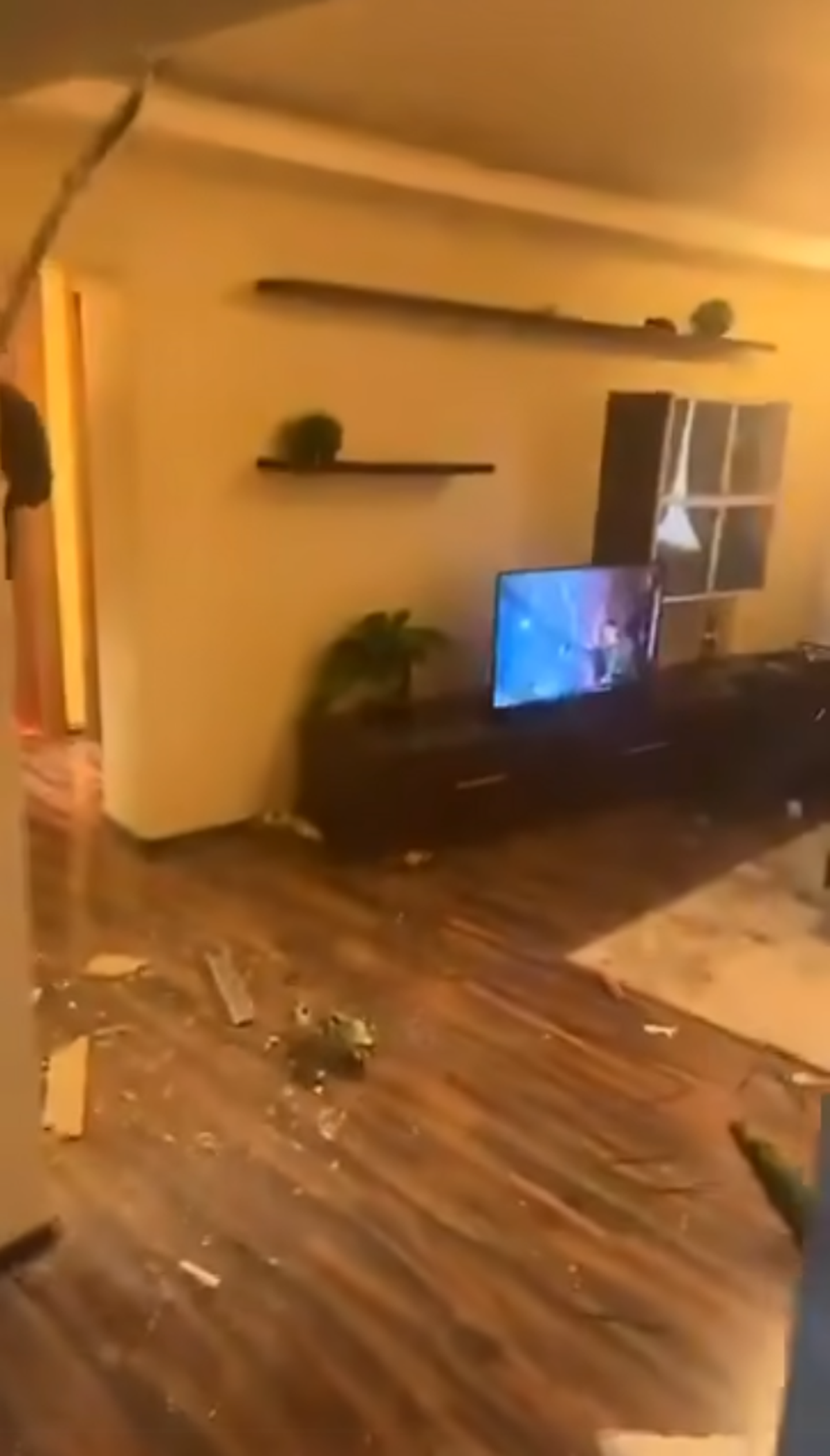 Fanii lui Feyenoord au distrus un apartament din București