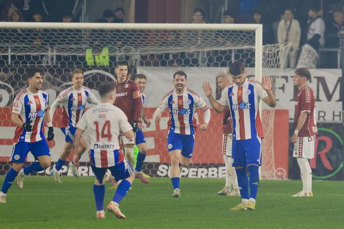Paul Iacob, gol în lovitură liberă în Rapid - Oțelul/ foto Ionuț Iordache (GSP)
