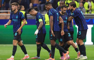 Lovitură grea primită de Chivu » Titularul lui Inter riscă să ajungă la operație!