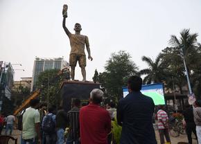 Lionel Messi, venerat ca un zeu! » A venit să vadă statuia de 21 de metri dezvelită în cinstea lui, într-o țară cu fotbal zero! Ridicată în doar 40 de zile, fanii au plâns