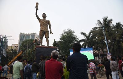 Lionel Messi, venerat ca un zeu! » A venit să vadă statuia de 21 de metri dezvelită în cinstea lui, într-o țară cu fotbal zero! Ridicată în doar 40 de zile, fanii au plâns