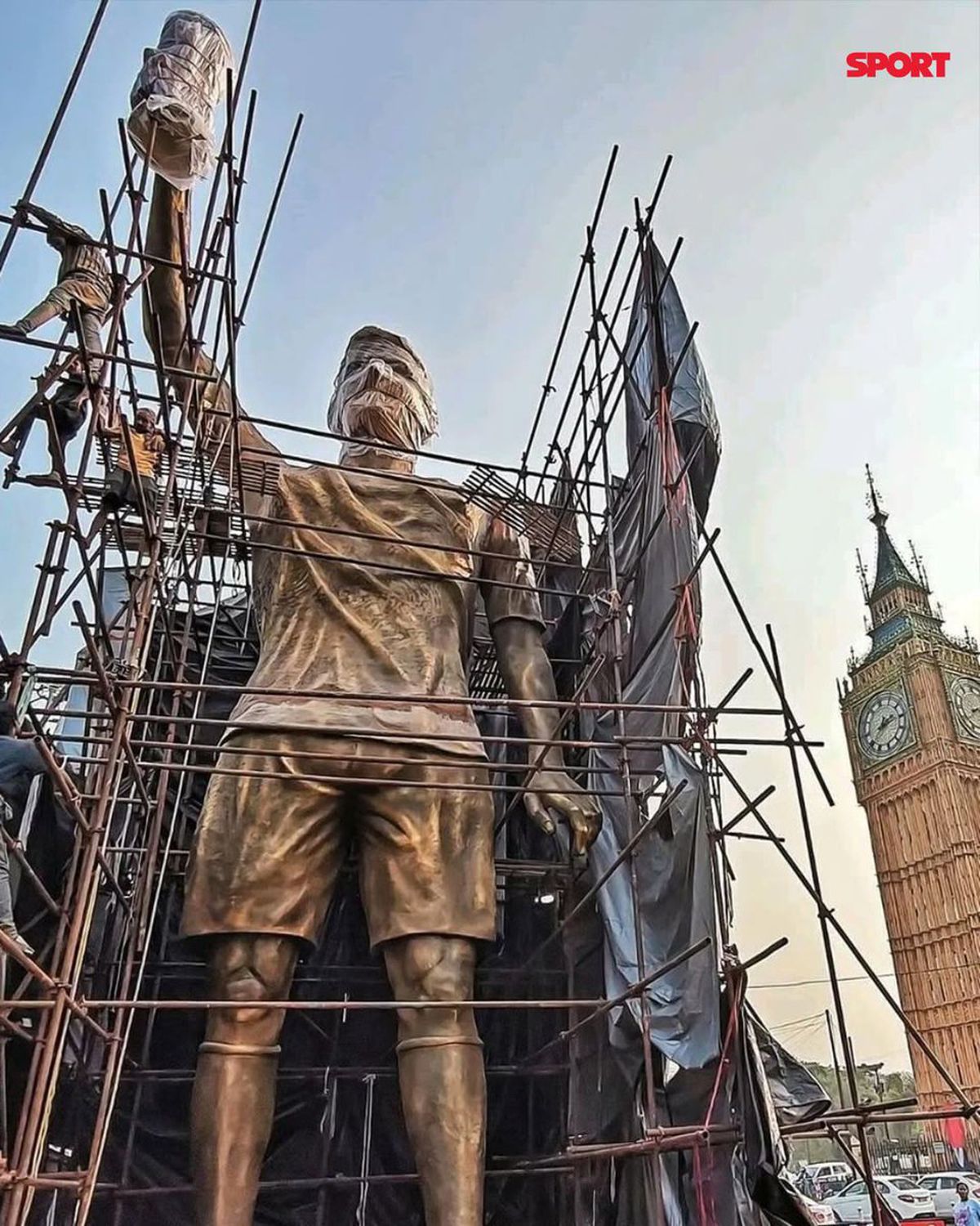 Lionel Messi, venerat ca un zeu! » A venit să vadă statuia de 21 de metri dezvelită în cinstea lui, într-o țară cu fotbal zero! Ridicată în doar 40 de zile, fanii au plâns