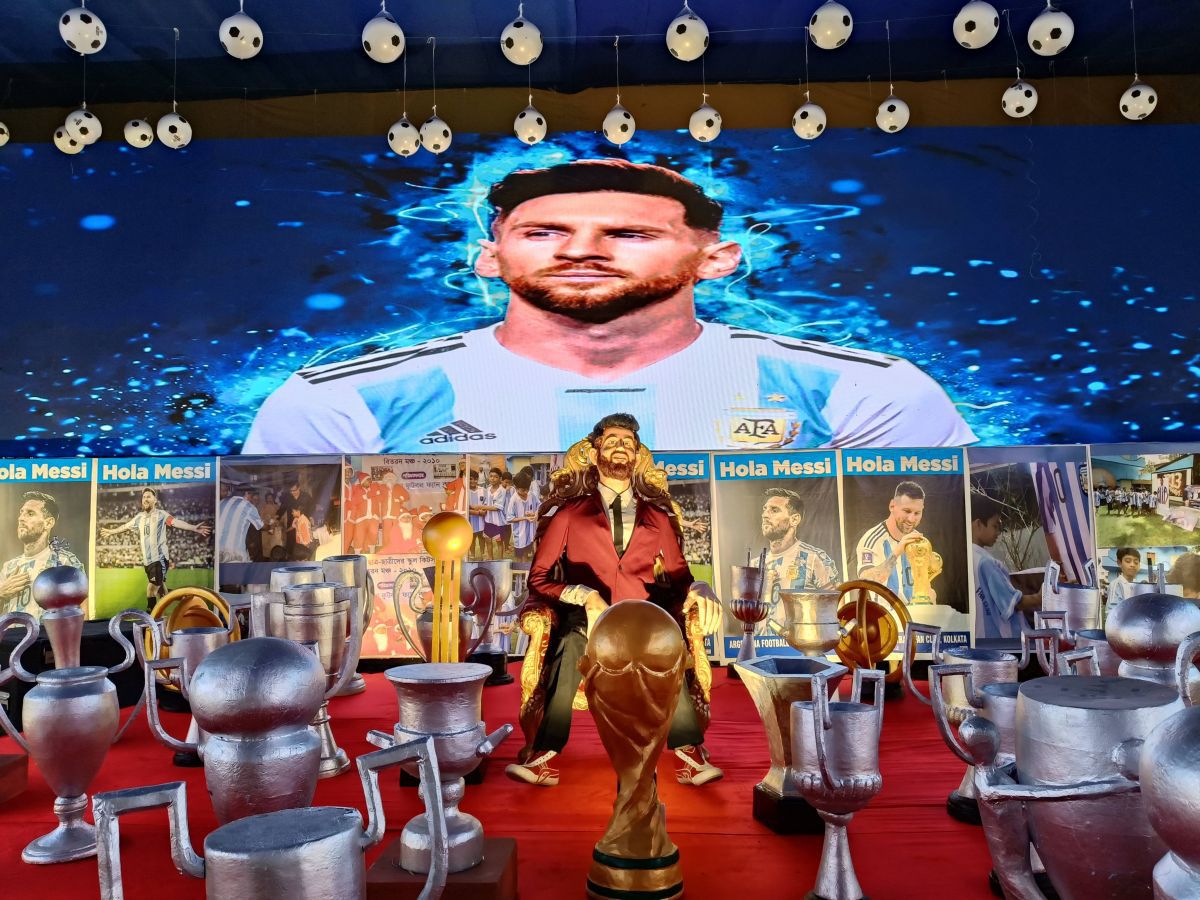 Lionel Messi, venerat ca un zeu! » A venit să vadă statuia de 21 de metri dezvelită în cinstea lui, într-o țară cu fotbal zero! Ridicată în doar 40 de zile, fanii au plâns