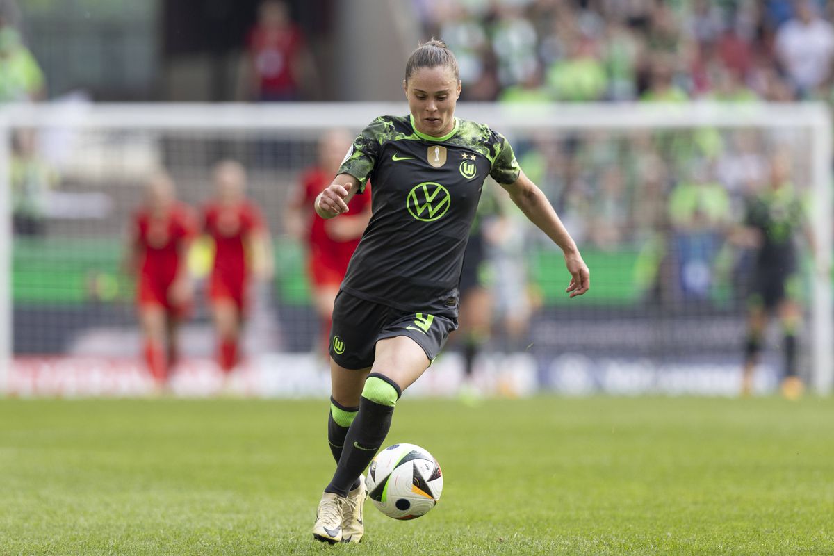 De la munca la fermă, la star mondial » Cel mai bun atacant din lume și golgeterul Barcelonei!