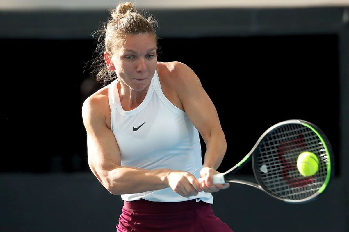 SIMONA HALEP - AJLA TOMLJANOVIC 6-4, 7-5 // FOTO + VIDEO Simona Halep, start pozitiv în 2020: victorie în minimum de seturi + cu cine va juca în sferturi