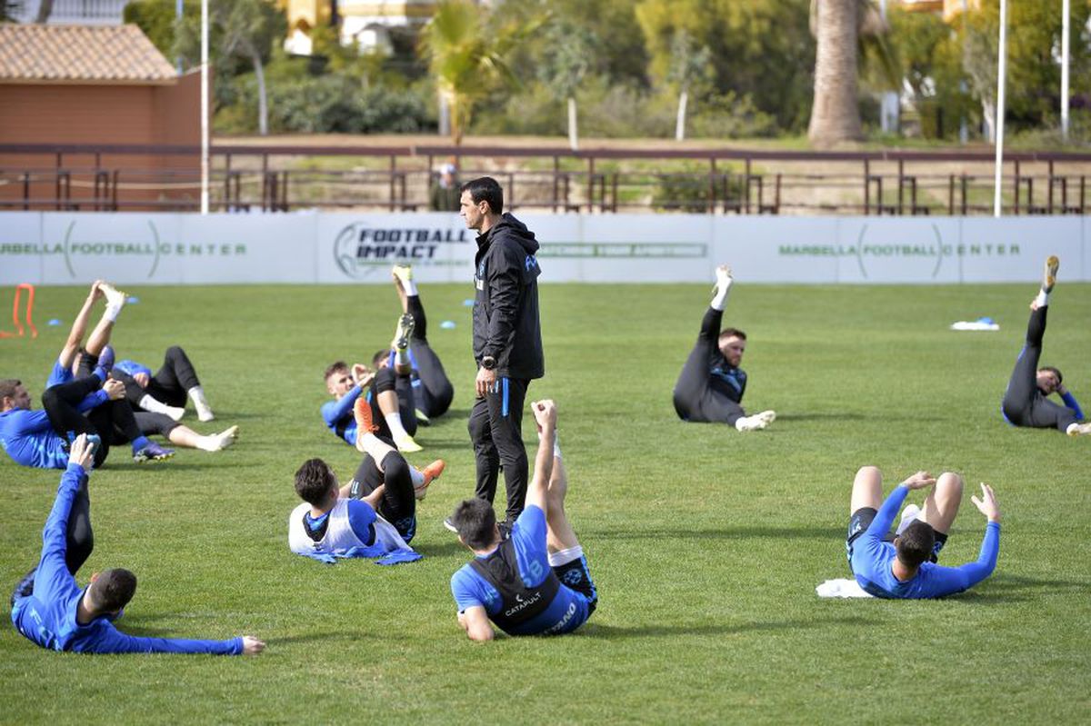 FCSB // FOTO + VIDEO EXCLUSIV Moruțan, moment de magie la antrenamentul de azi + Mihai Pintilii, din nou în rolul de antrenor-jucător