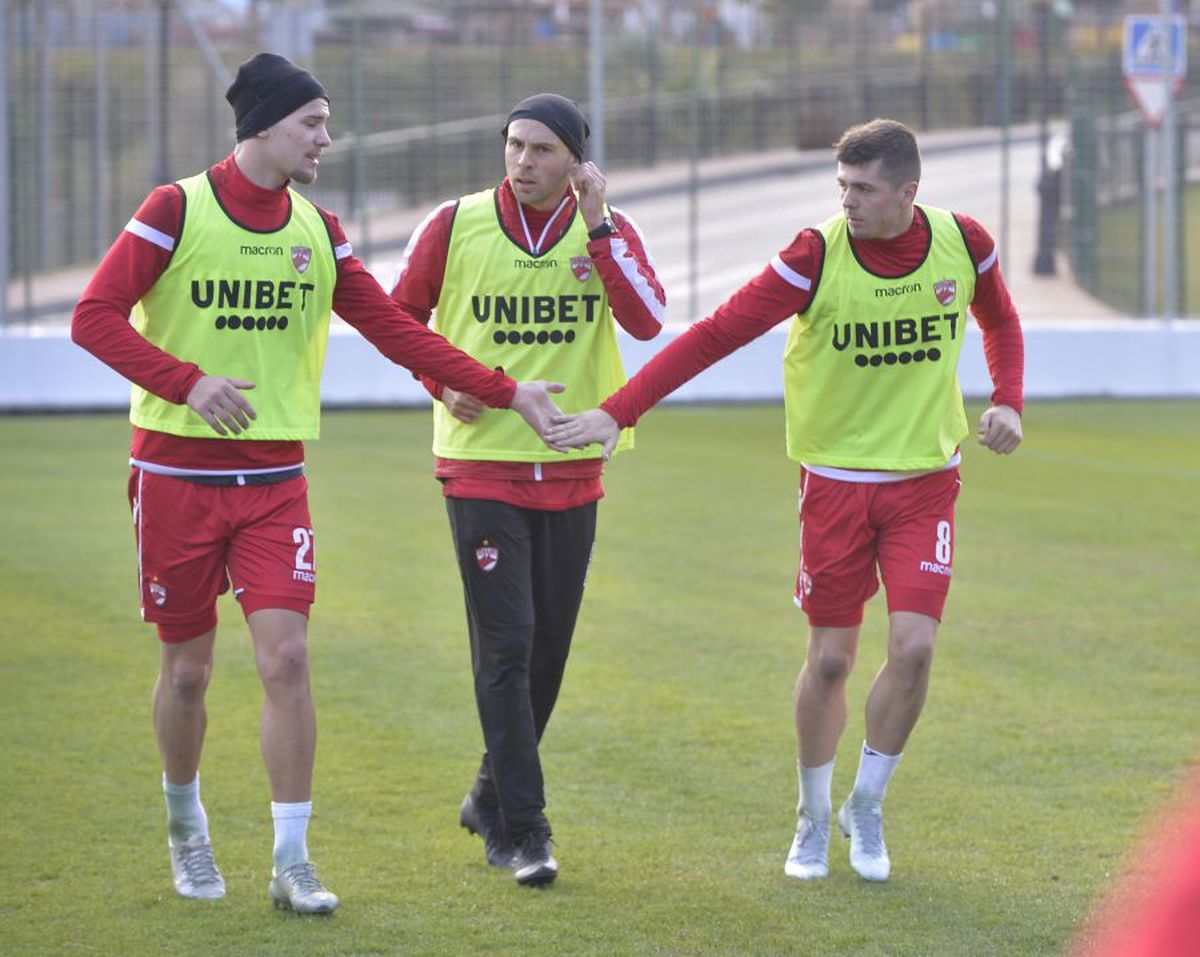 DINAMO // EXLCUSIV Ionuț Negoiță s-a ținut de cuvânt » Vestea primită de jucătorii „câinilor” în cantonamentul din Spania