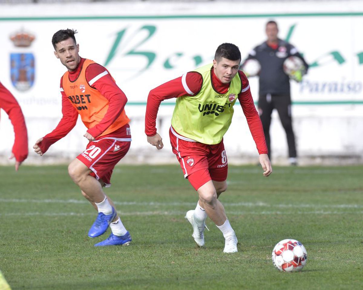 DINAMO // EXLCUSIV Ionuț Negoiță s-a ținut de cuvânt » Vestea primită de jucătorii „câinilor” în cantonamentul din Spania