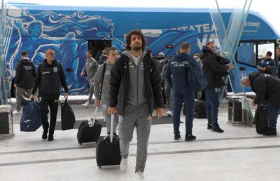 CRAIOVA // Situație incredibilă la Craiova: 56 de persoane în cantonament » Staff-ul e aproape la fel de mare ca lotul de jucători