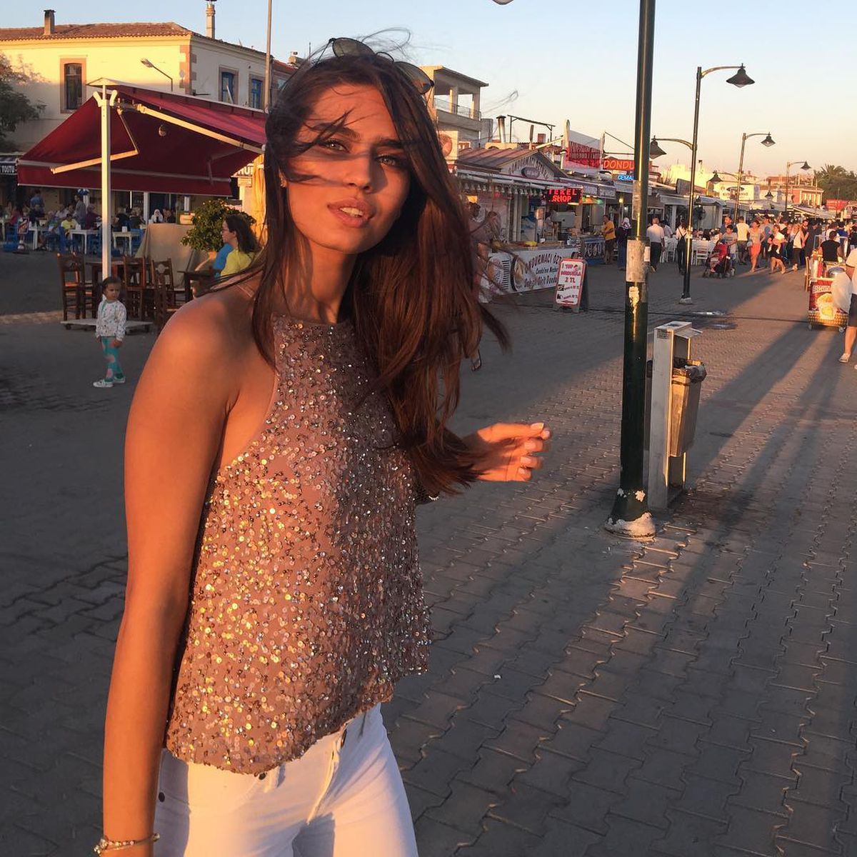 FOTO Feblețea lui Mesut Ozil » Amine Gulse i-a cucerit inima fotbalistului dorit de Fenerbahce