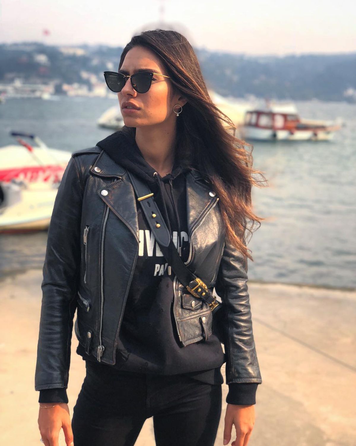 FOTO Feblețea lui Mesut Ozil » Amine Gulse i-a cucerit inima fotbalistului dorit de Fenerbahce