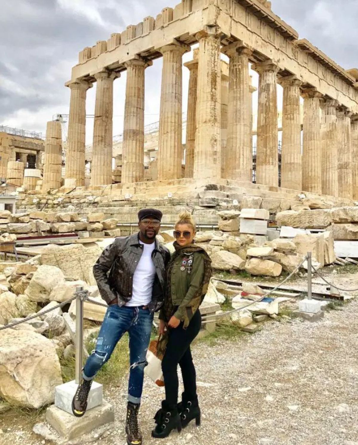 FOTO Floyd Mayweather, relație cu o dansatoare de la clubul său: „Se întâlnesc și vrea să facă un copil cu ea”