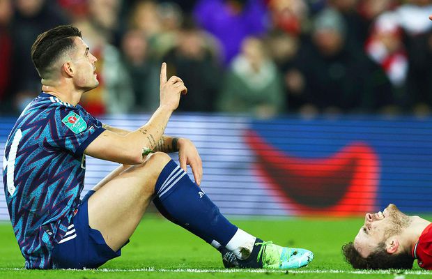 Două atacuri nebune, cu lovituri de arte marțiale! Două eliminări. Fanii lui Arsenal cer concedierea lui Xhaka!