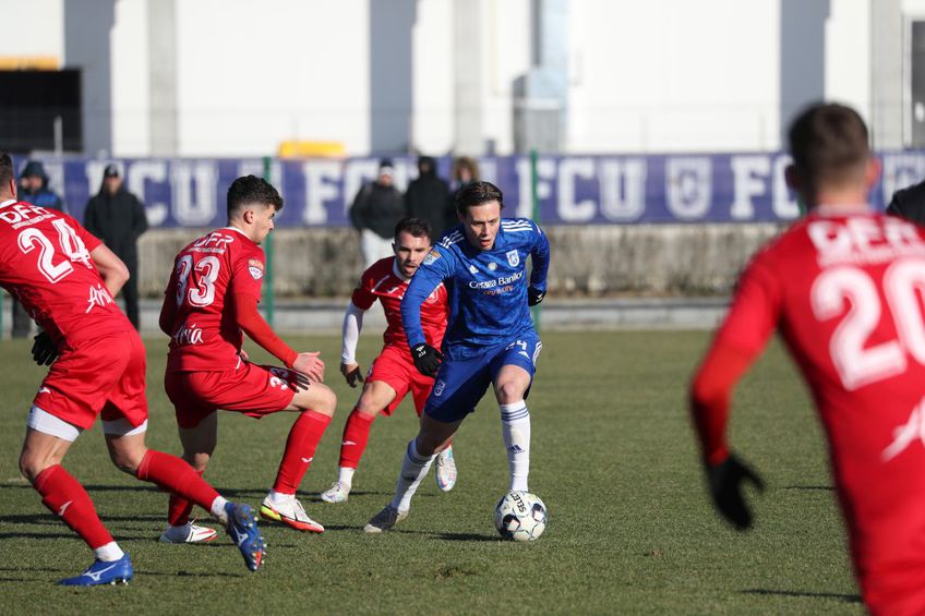FCU Craiova a câștigat, scor 3-0, amicalul cu CSC Șelimăr (L2), disputat în această după-amiază, la baza proprie de cantonament. Golurile nou-promovatei au fost marcate de Compagno (21), Raicea (75) și Sidibe (88).