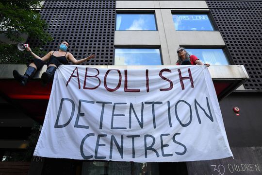 Reținerea lui Djokovic a provocat proteste la adresa centrelor de detenție din Australia // foto: Imago Images