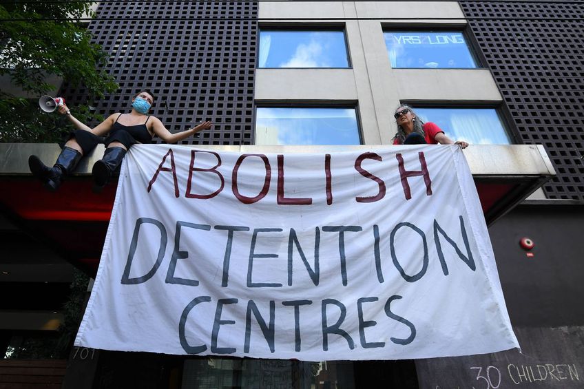 Reținerea lui Djokovic a provocat proteste la adresa centrelor de detenție din Australia // foto: Imago Images